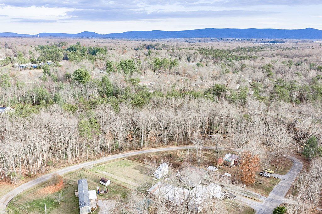 1041 Sitting Bull Point Crossville, TN 38572 | Single Family