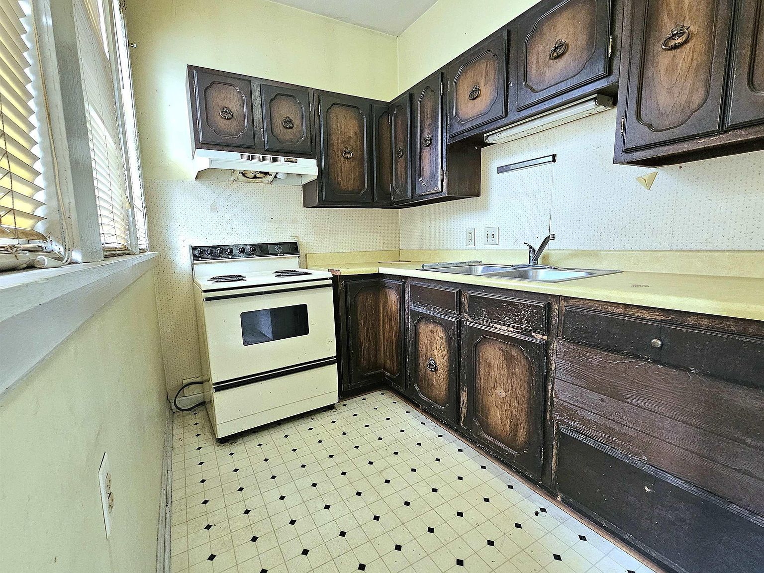 1629 Ewing Ave Evansville, IN 47712 | Multi Family