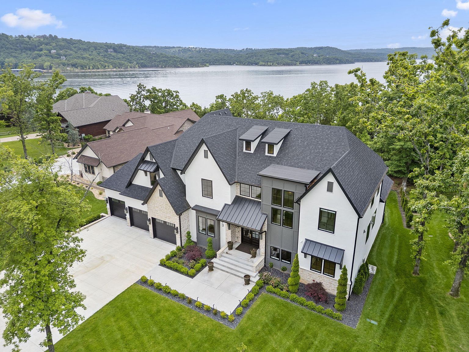 273 Secret Ln Reeds Spring, MO 65737 | Single Family