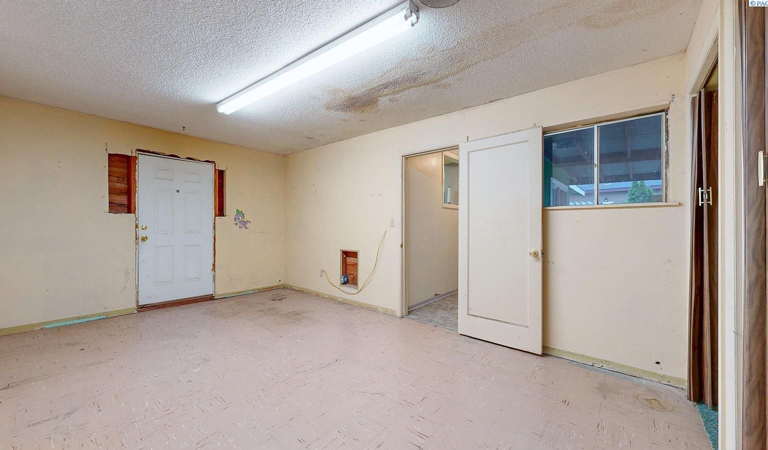 322 S Ledbetter St Kennewick, WA 99336 | Single Family