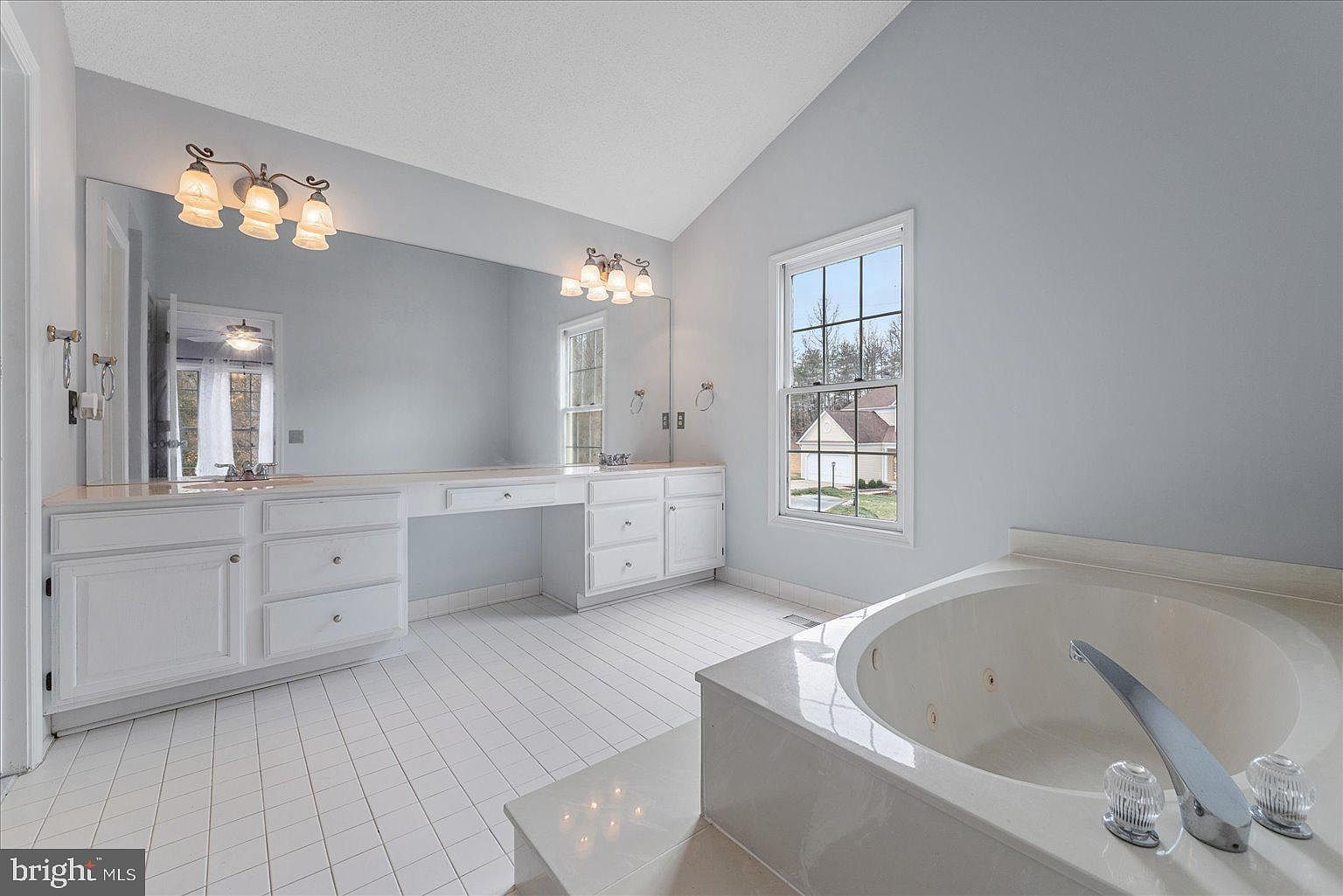 2902 Chevoit Hill Ct Woodbridge, VA 22191 | Single Family