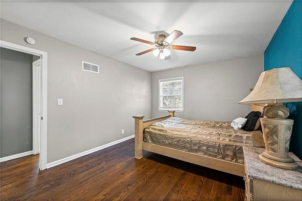 6302 E 102nd St Kansas City, MO 64134  | Single Family