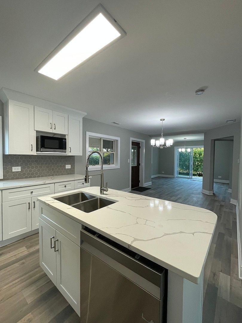 5547 S Peck Ave Countryside, IL 60525  | Single Family