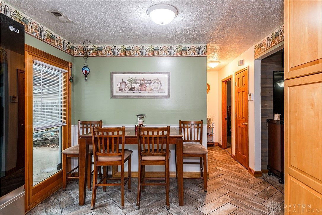 180 Lynnhaven Dr Dayton, OH 45431 | Single Family