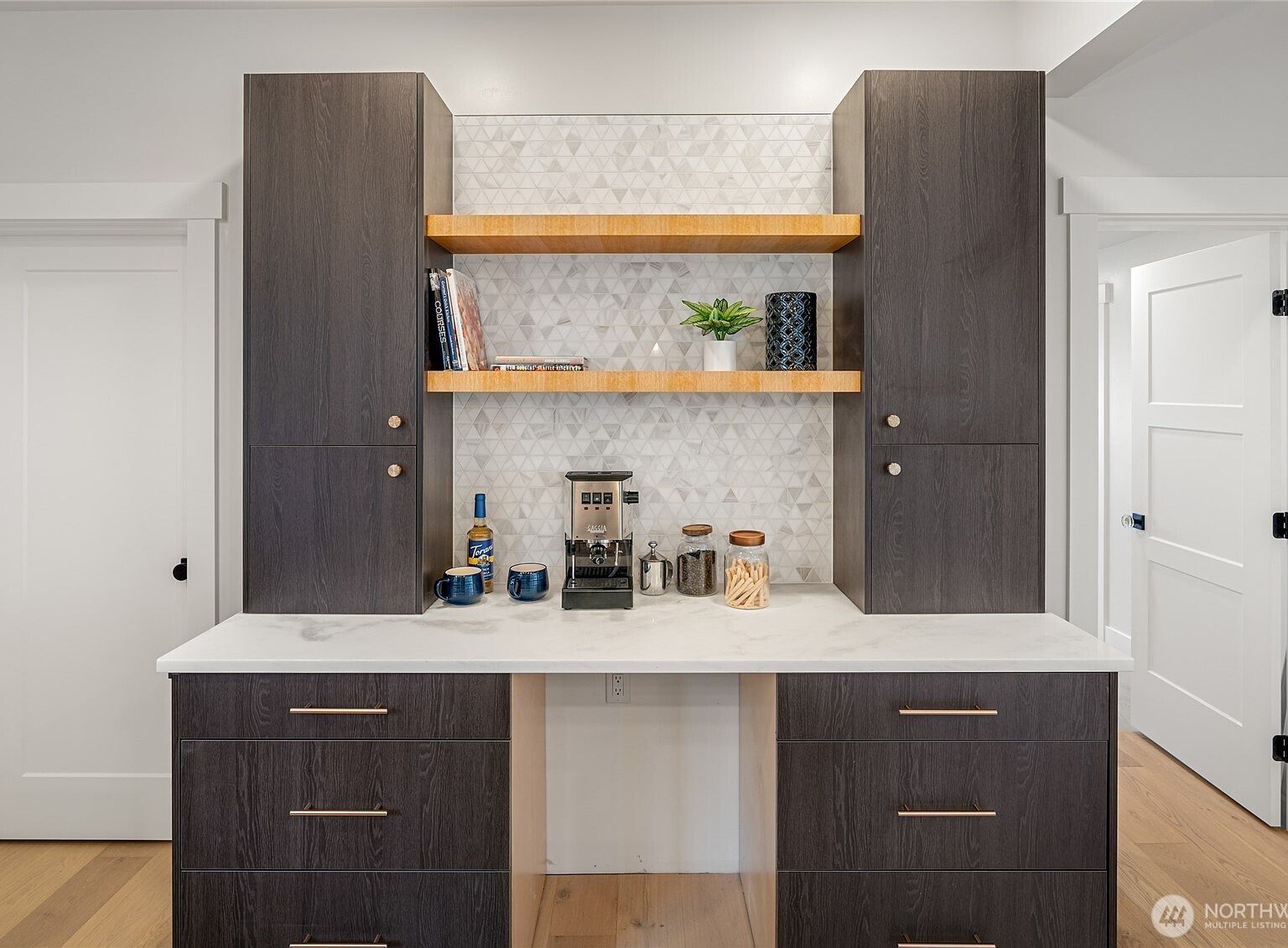 1616 21st Ave Seattle, WA 98122  | Condominium