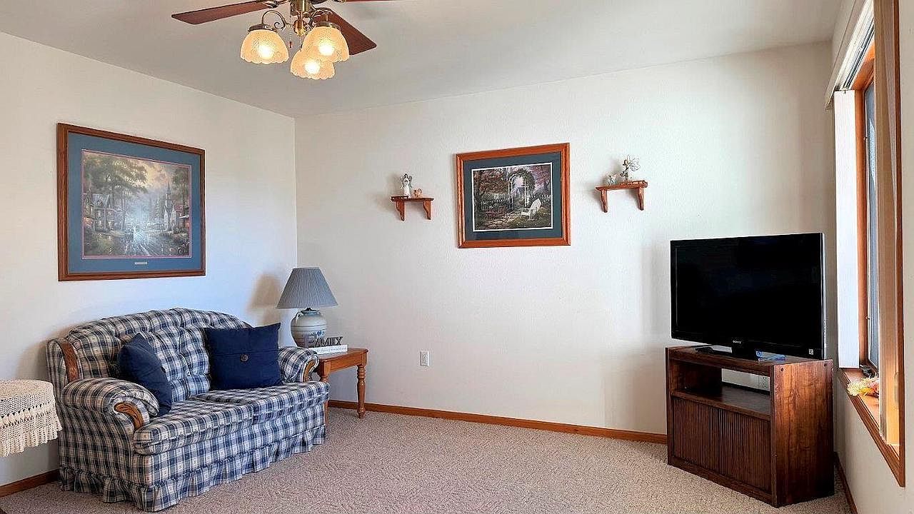 1559 N Dewey Ave Reedsburg, WI 53959 | Condominium
