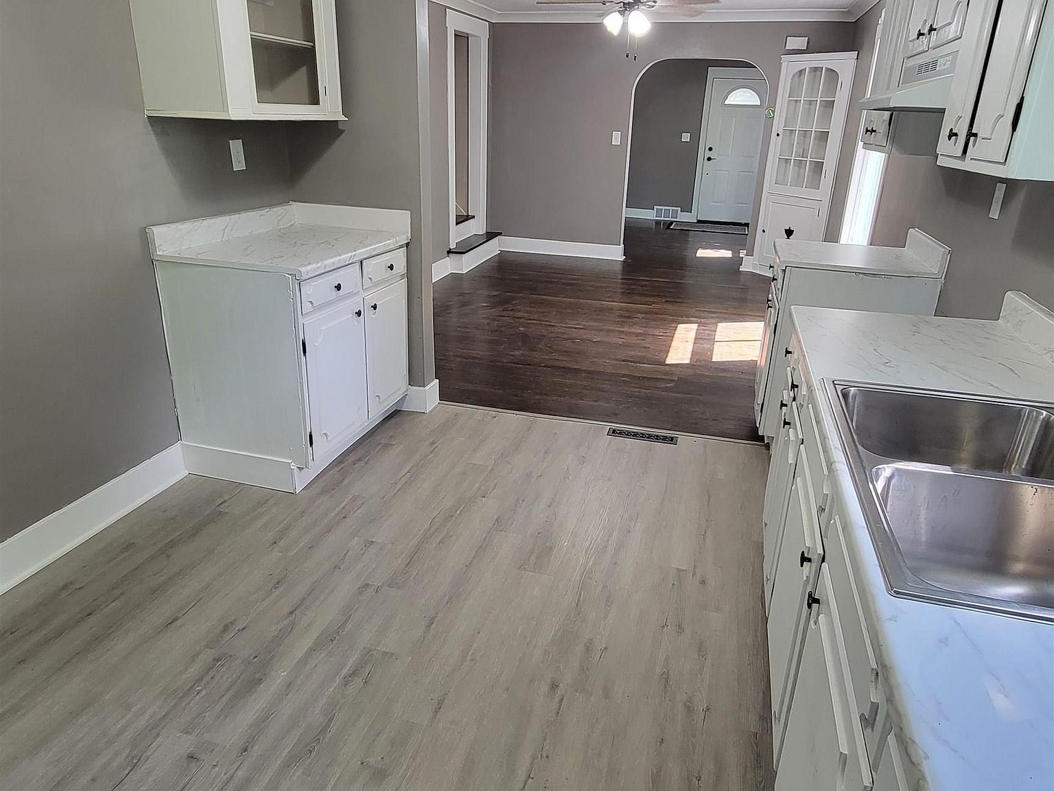 407 E Elizabeth St Fenton, MI 48430 | Single Family