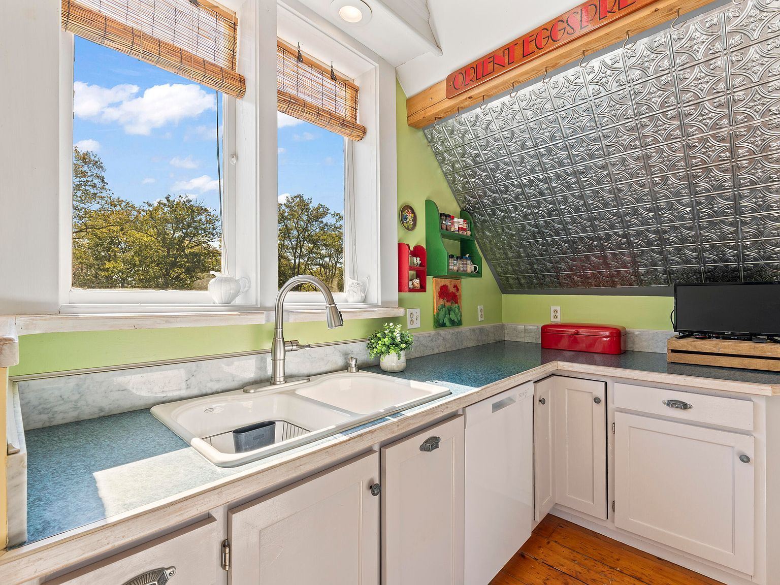 96 Forest Haven Rd Boothbay, ME 04537 | Single Family