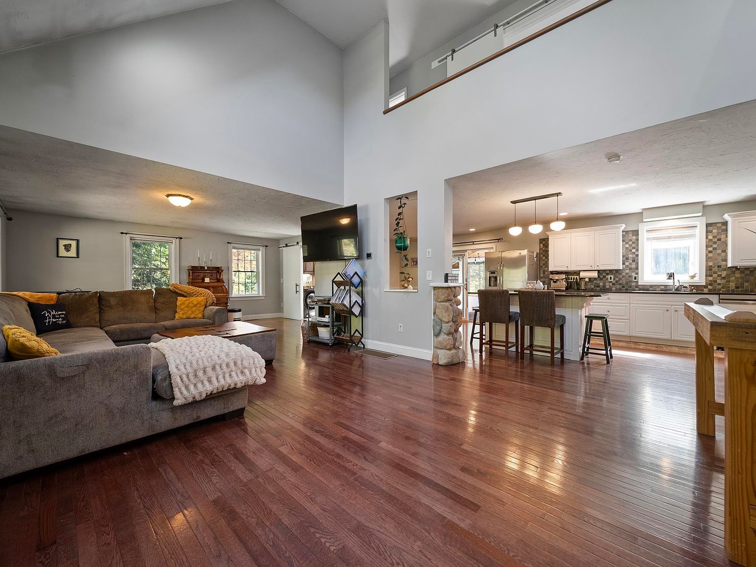 69 Heather Cir Auburn, NH 03032 | Single Family