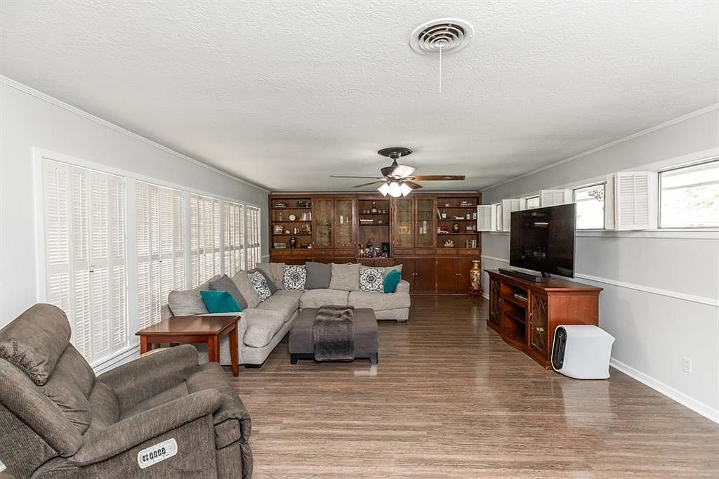 5990 N Circuit Dr Beaumont, TX 77706 | Single Family