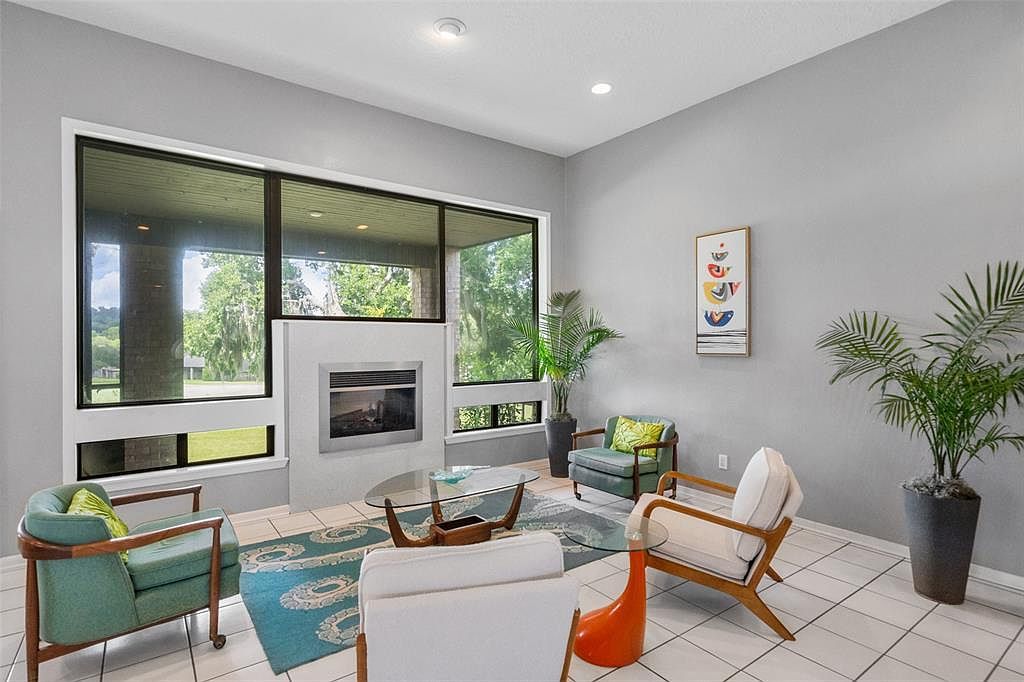 100 Cove W Montgomery, TX 77356  | Single Family