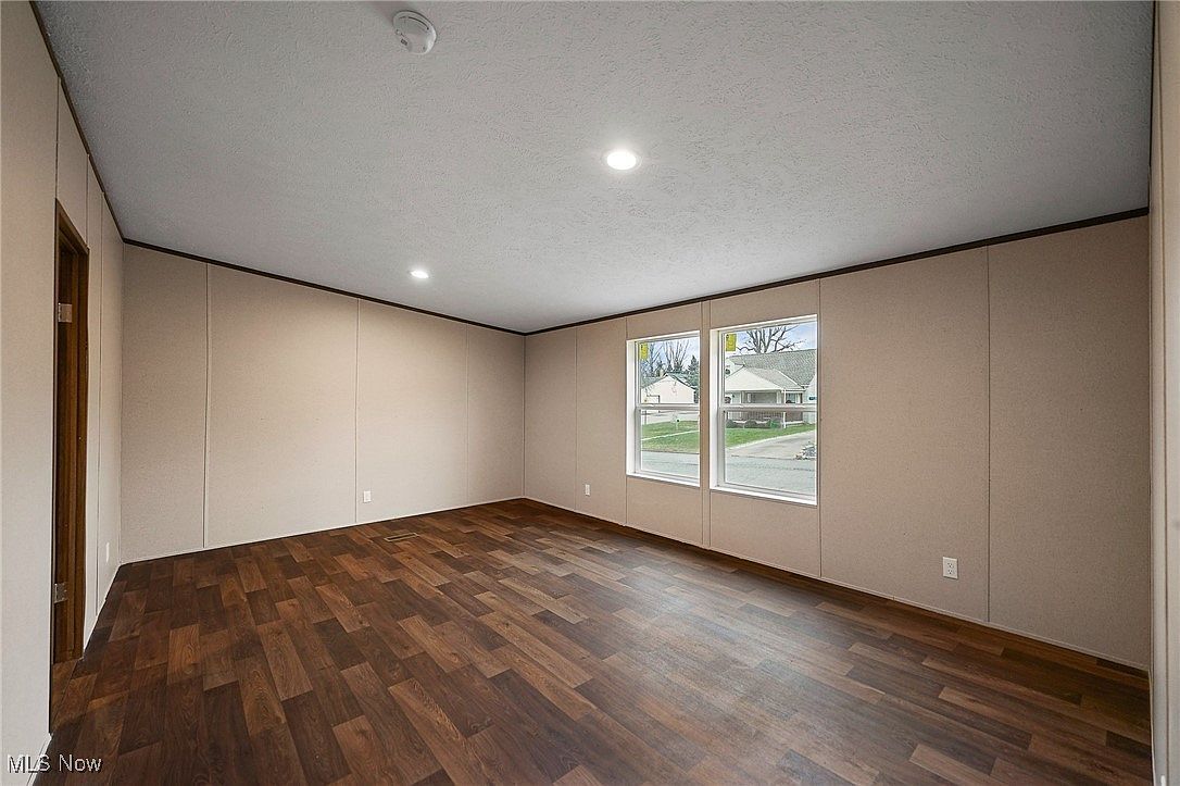 541 Lincoln Ave Struthers, OH 44471 | New build