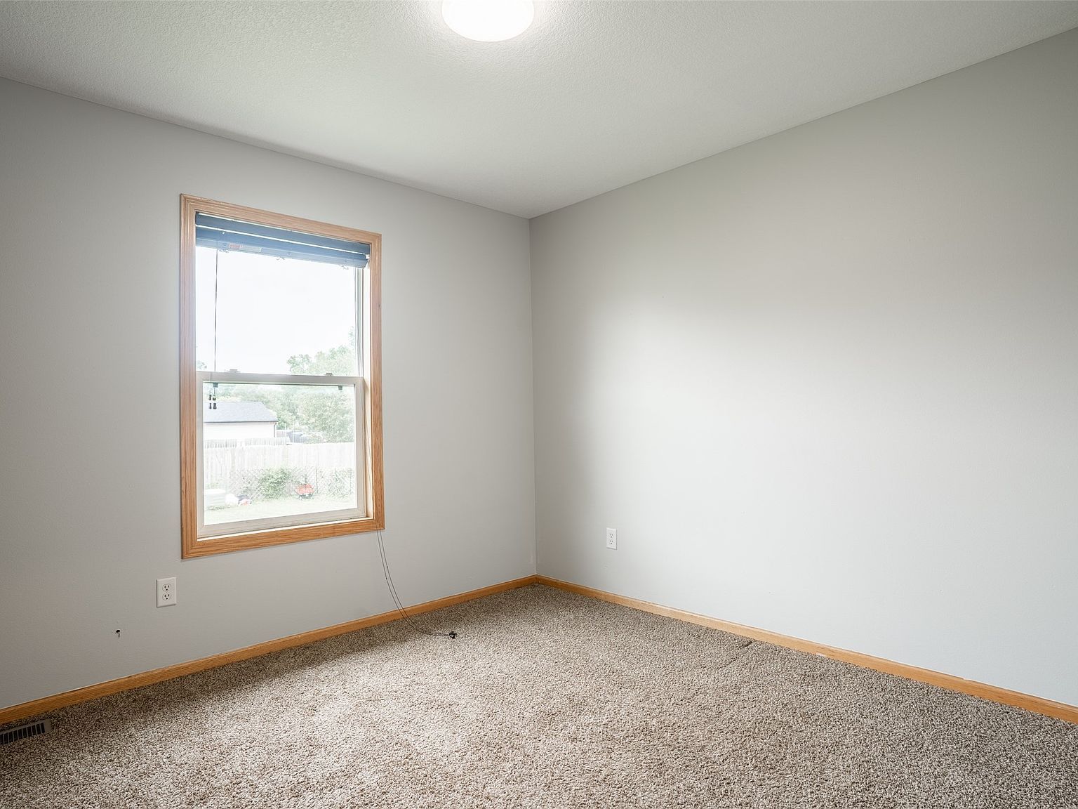 525 SE 9th St Des Moines, IA 50309 | Single Family