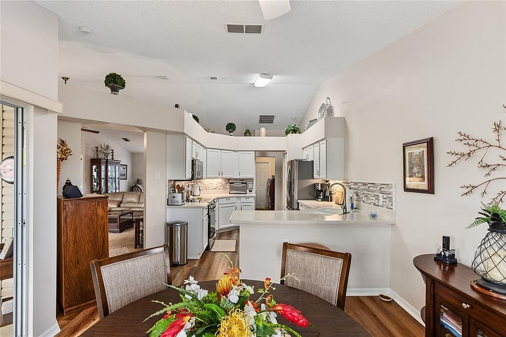 25233 Lost Oak Cir Leesburg, FL 34748 | Single Family