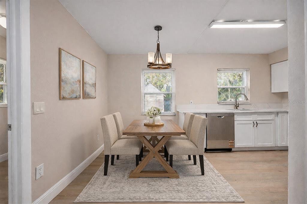 8013 Rhea Cir Orlando, FL 32807  | Single Family