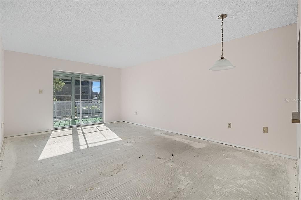 4705 5th St W APT 302 Bradenton, FL 34207  | Condominium