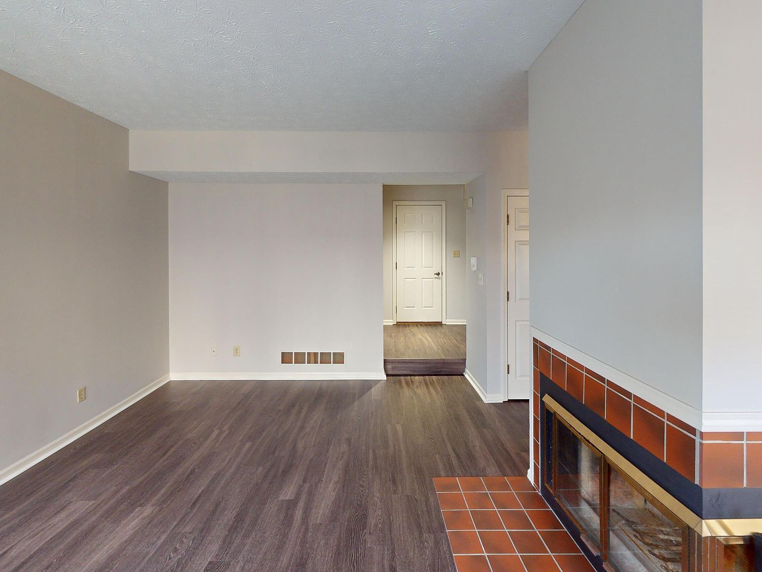 9464 Maple Way #27 Indianapolis, IN 46268 | Condominium