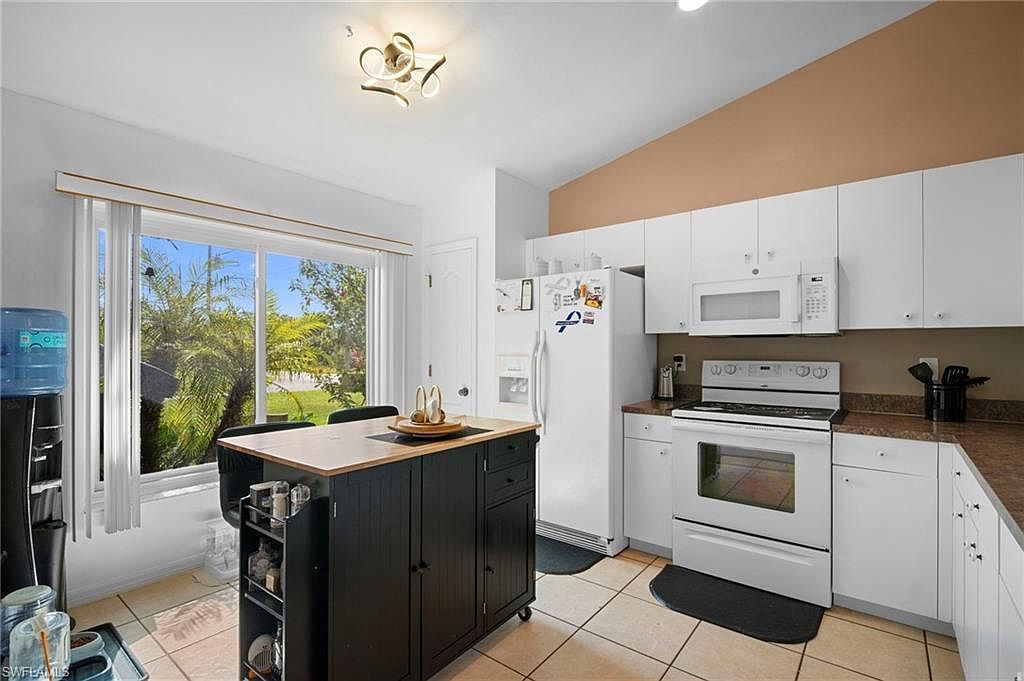 3218 43rd St W Lehigh Acres, FL 33971  | Single Family