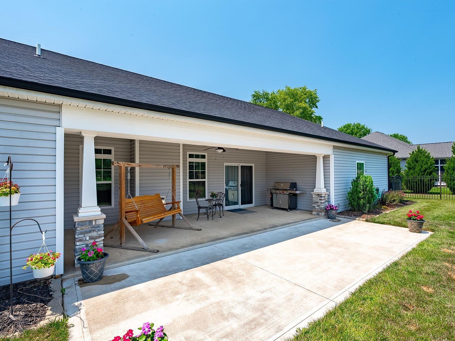 1388 S Honeybee Ct Warsaw, IN 46580  | Single Family