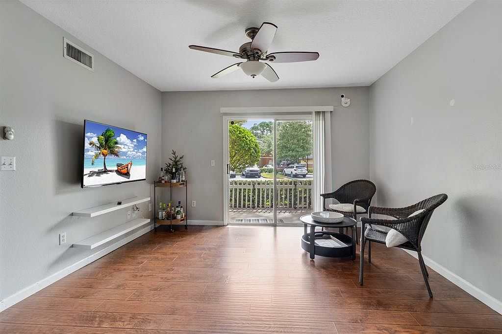 724 Crest Pines Dr APT 511 Orlando, FL 32828 | Condominium