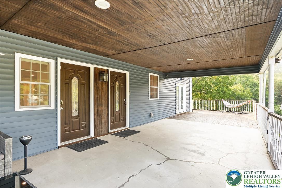 521 Greenview Dr Saylorsburg, PA 18353  | Single Family