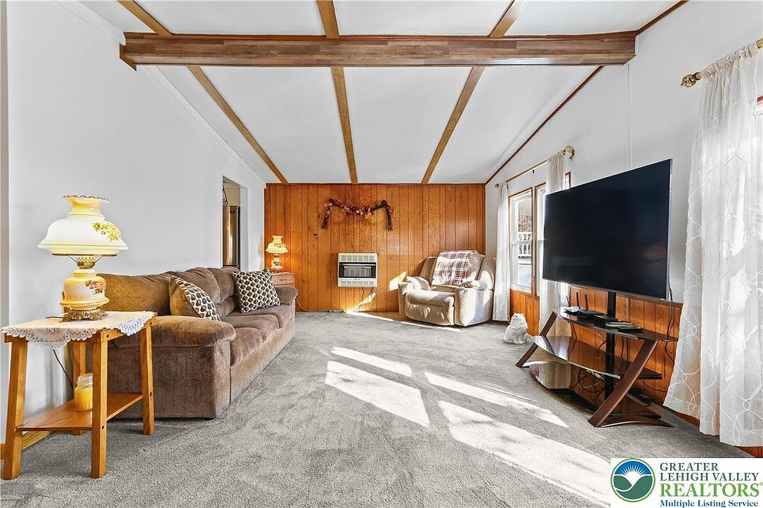 2 Hickory Hills Dr Bath, PA 18014  | New build