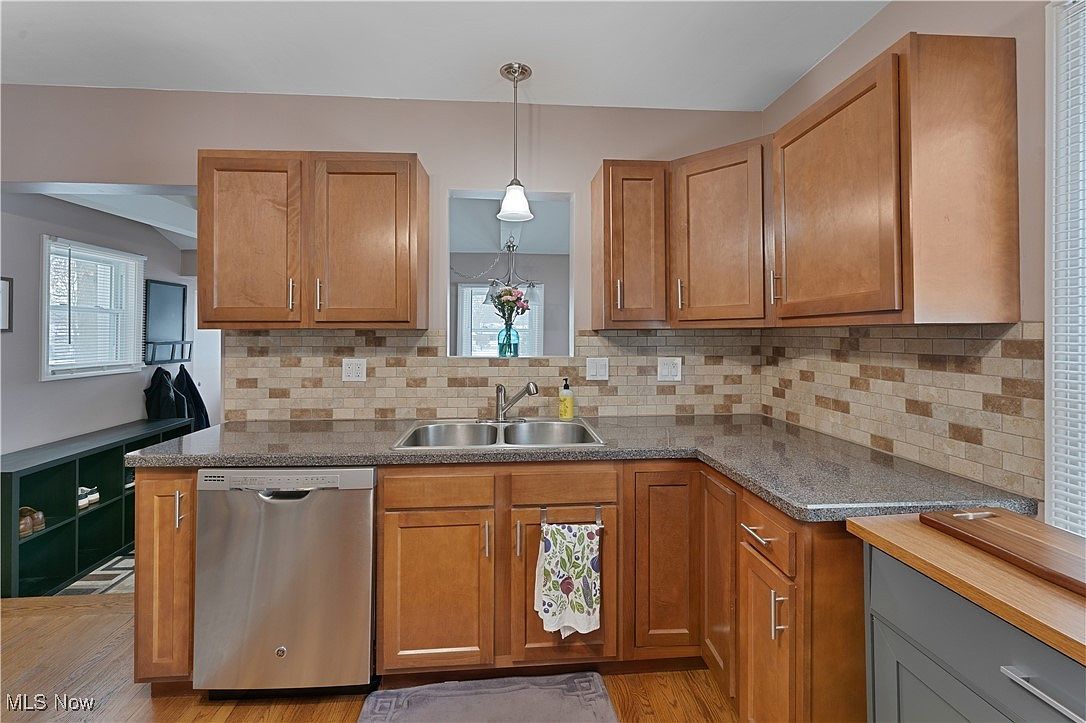 1307 Shields Rd Youngstown, OH 44511  | Single Family