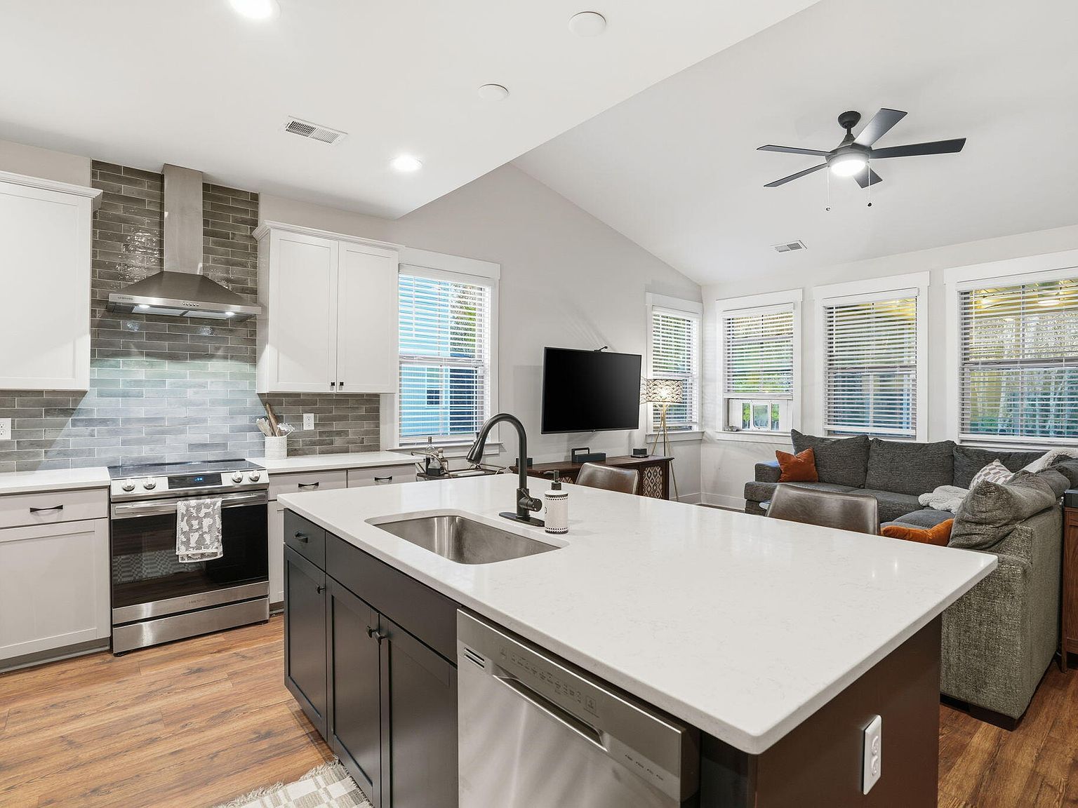 5106 Park Creek Ave North Charleston, SC 29418  | New build