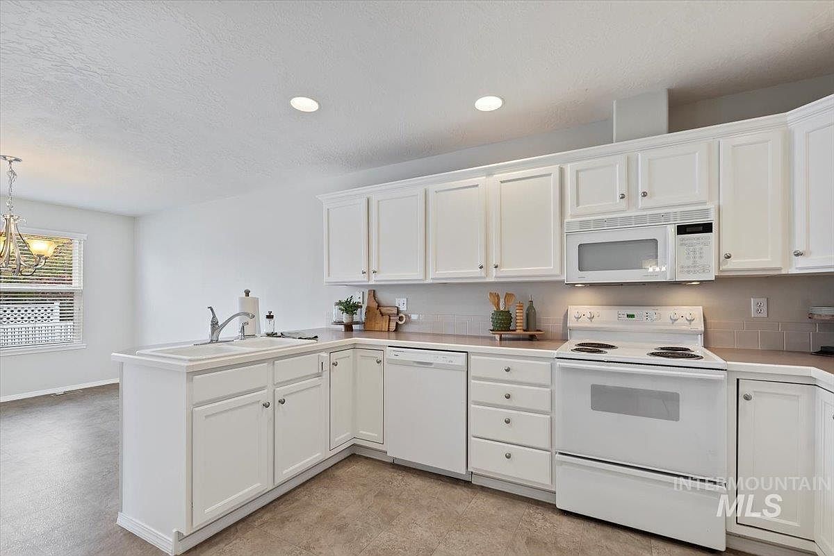 1875 N Buena Vista Ave Meridian, ID 83646  | New build