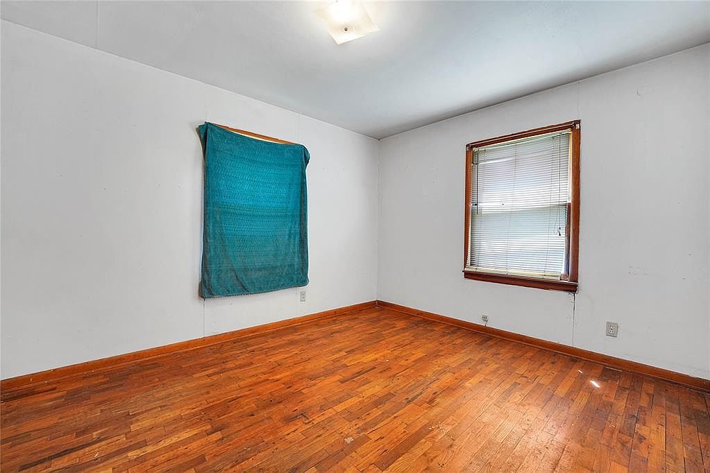 105 E Walk Ave Canute, OK 73626 | Single Family