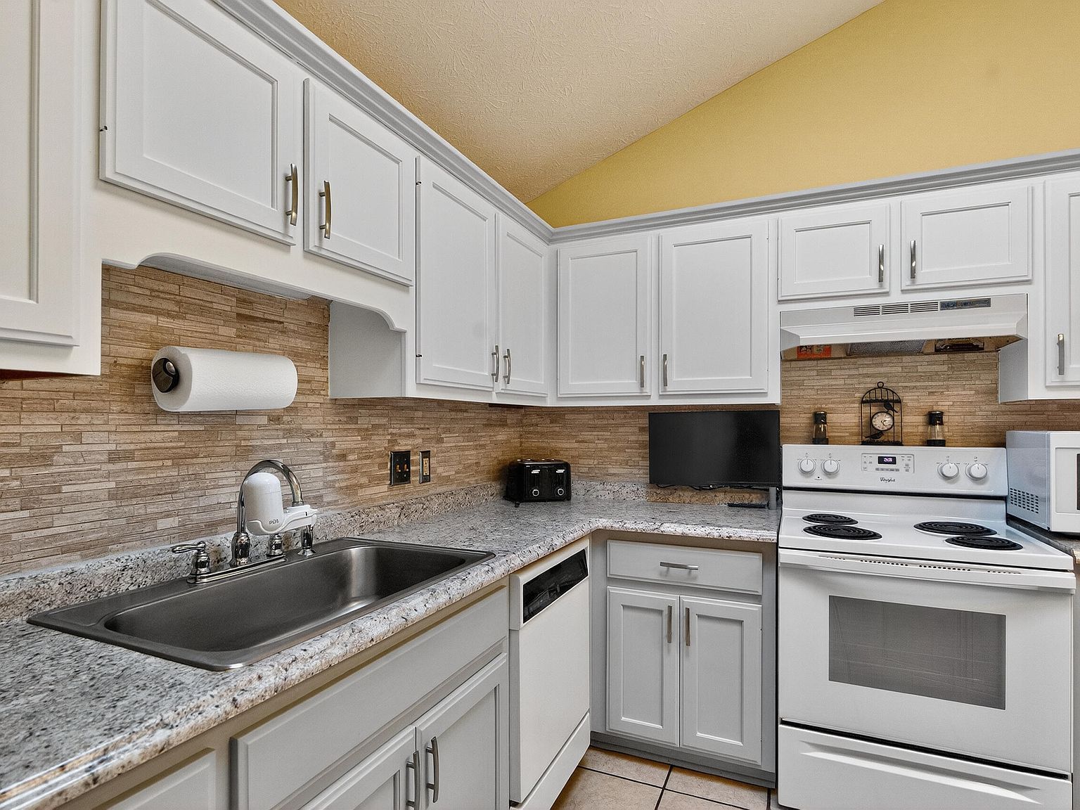 121 Plantation Dr Lawrenceburg, KY 40342  | Single Family