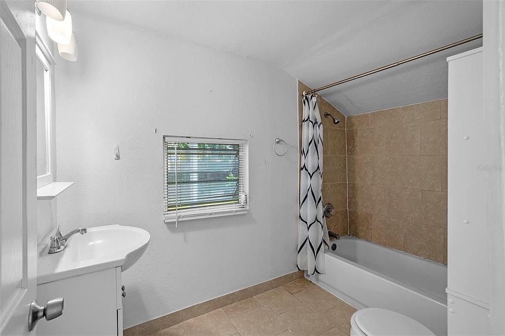 322 Maple Ave Sanford, FL 32771  | Single Family