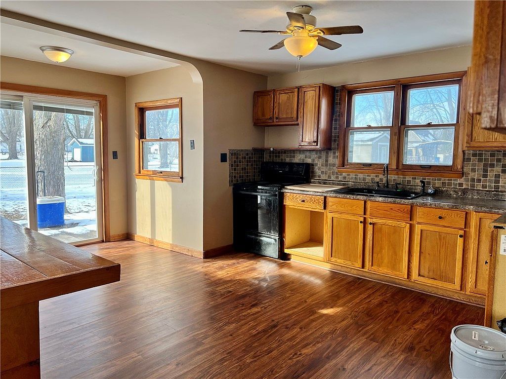 221 W 7th St Tilton, IL 61833 | Single Family