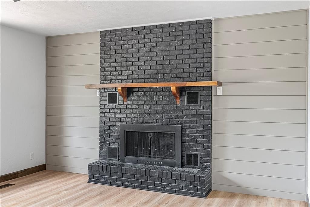 13611 E Neosho Rd Nevada, MO 64772  | Single Family