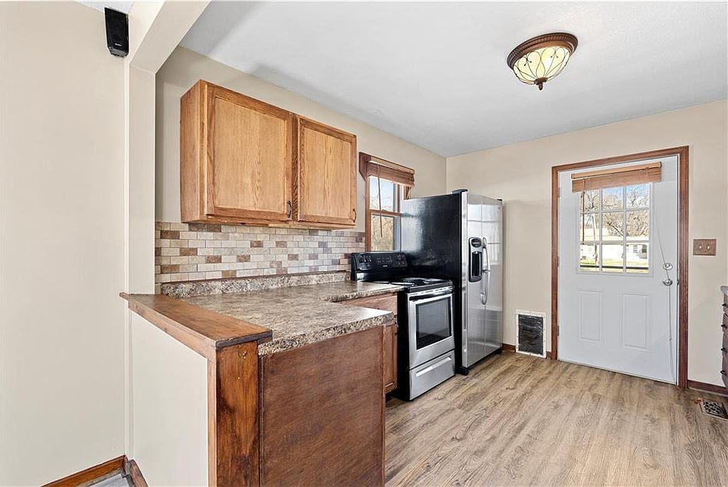 208 W Park Ave Rich Hill, MO 64779  | Single Family