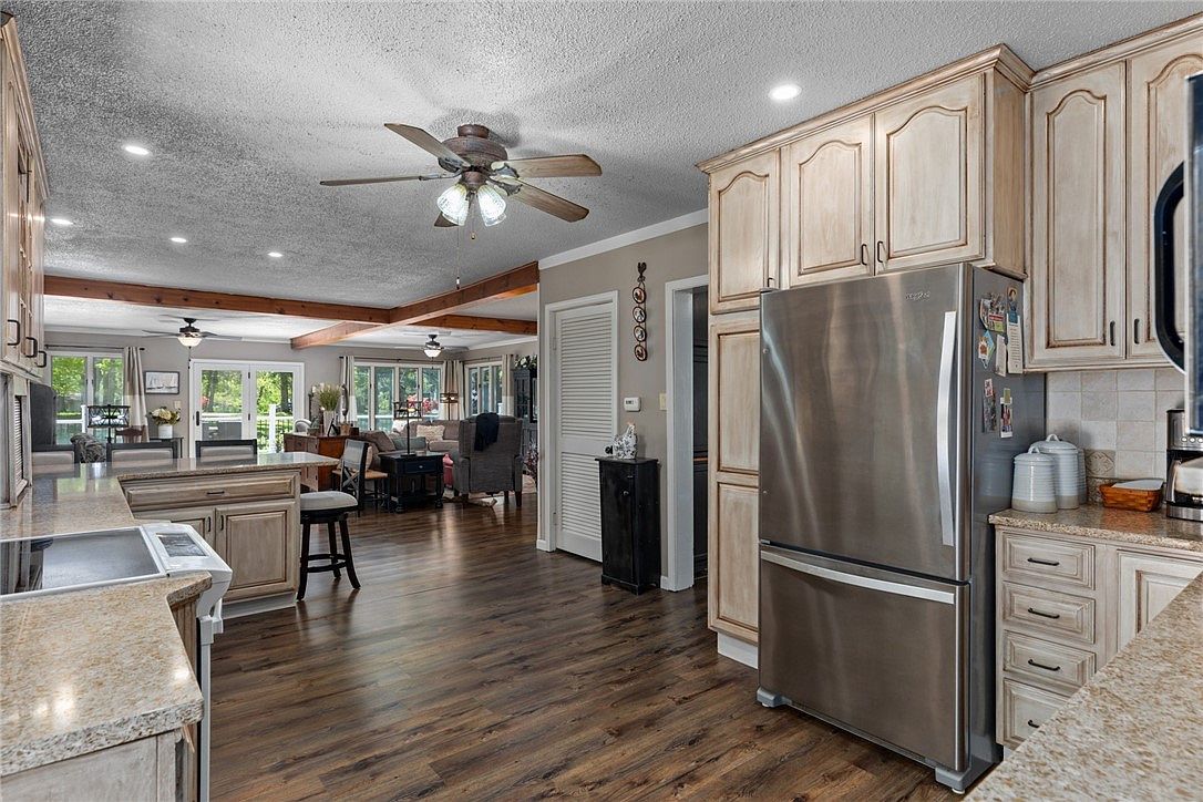 14704 N Court One Effingham, IL 62401  | Single Family