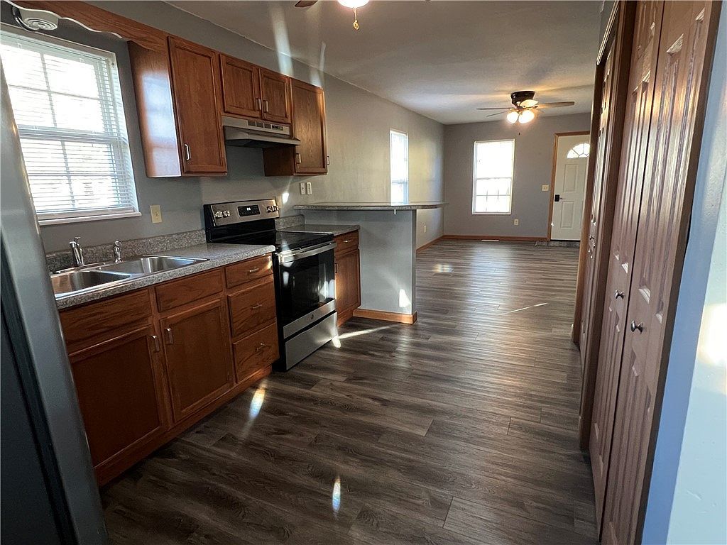 114 N Edwards St Altamont, IL 62411 | Single Family