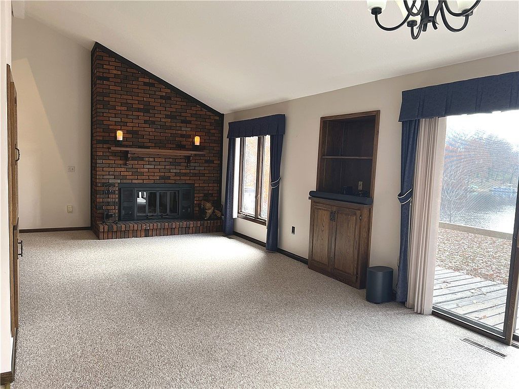 2095 N 2085th St Saint Elmo, IL 62458  | Single Family