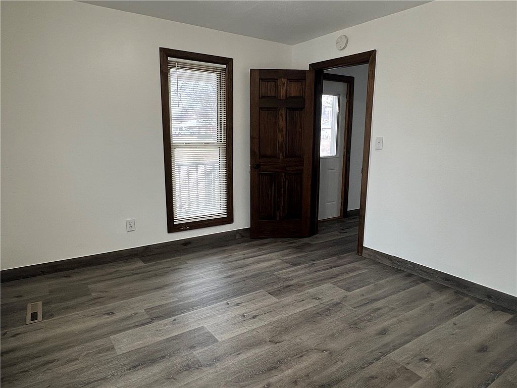 301 S 3rd St Altamont, IL 62411  | Single Family