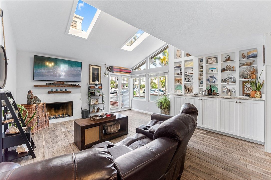 504 20th St Huntington Beach, CA 92648 | Single Family