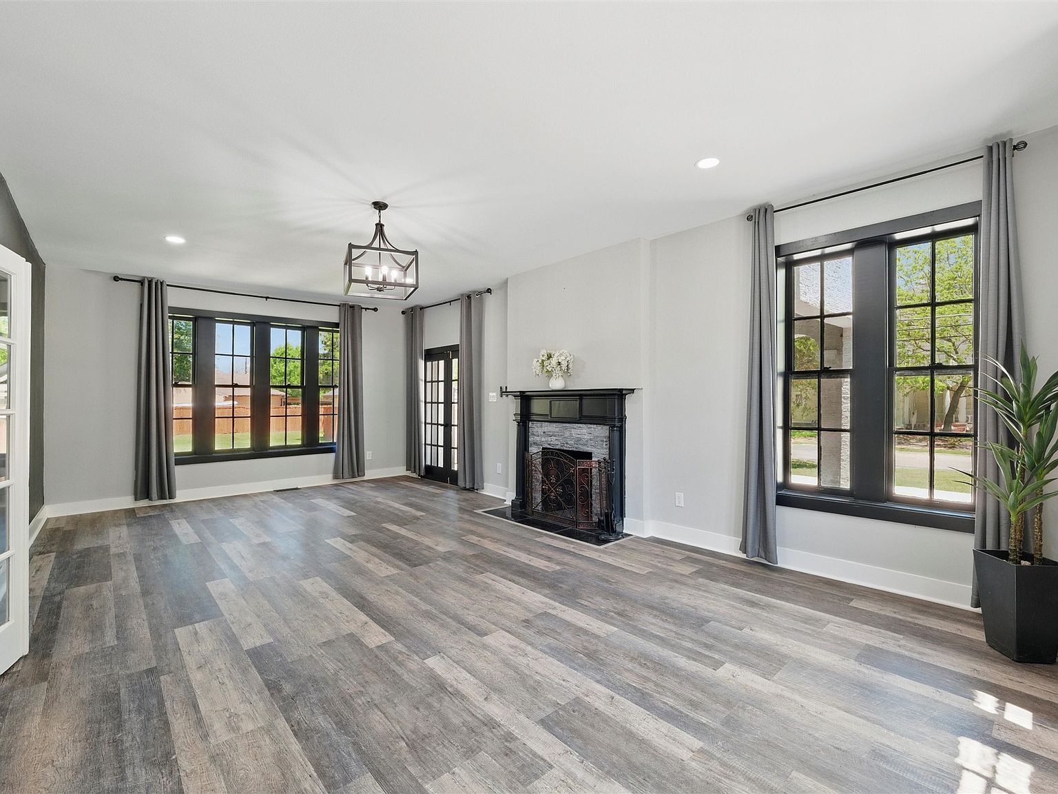 1300 W 3rd Ave Corsicana, TX 75110 | Single Family