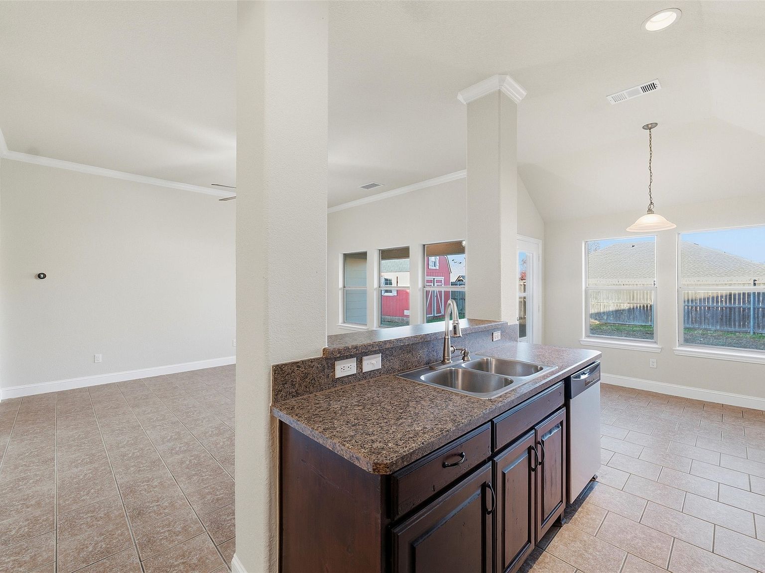 207 Commonwealth Cir Waxahachie, TX 75165  | Single Family