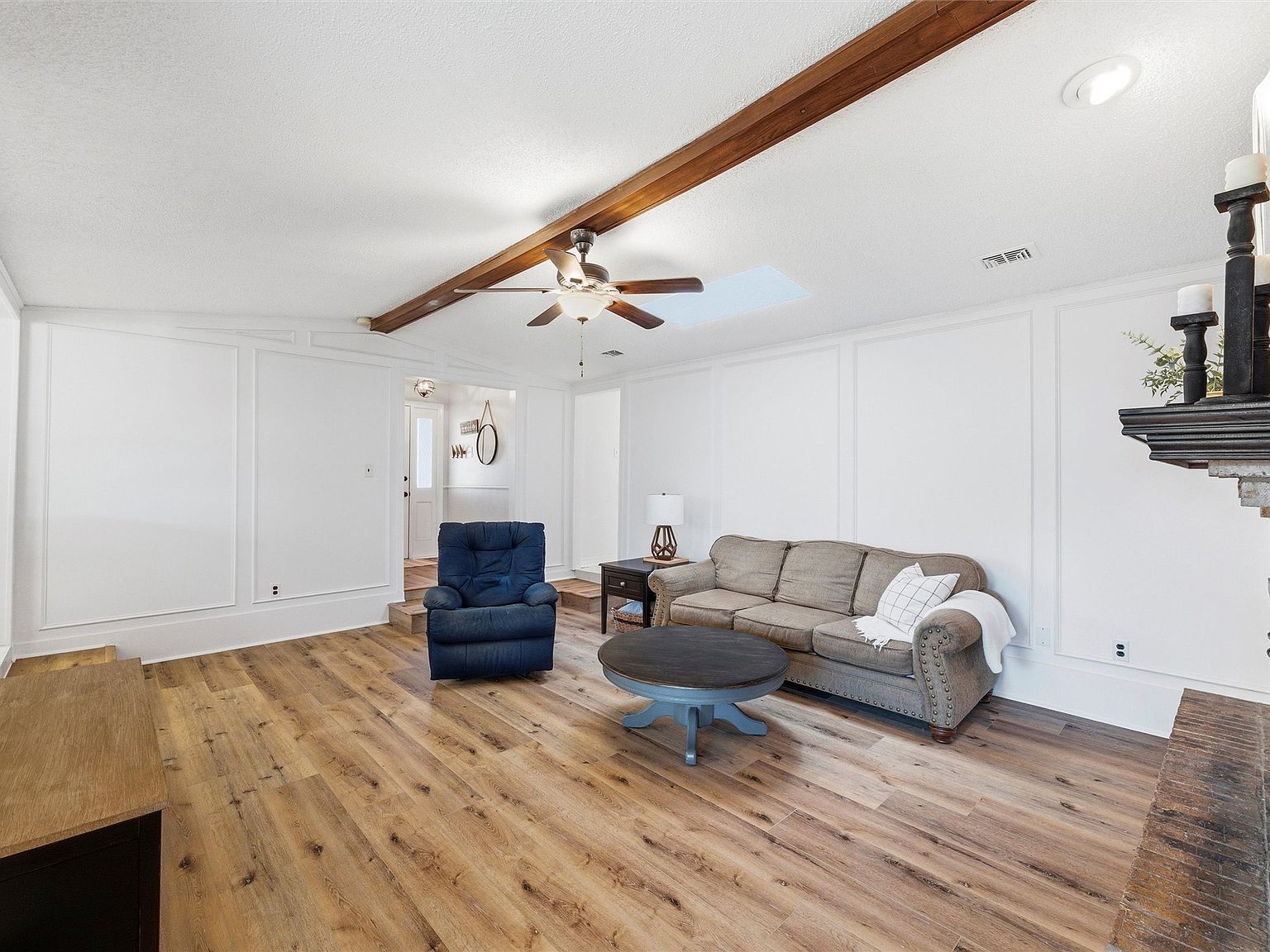 805 Cove Holw Irving, TX 75060  | Single Family