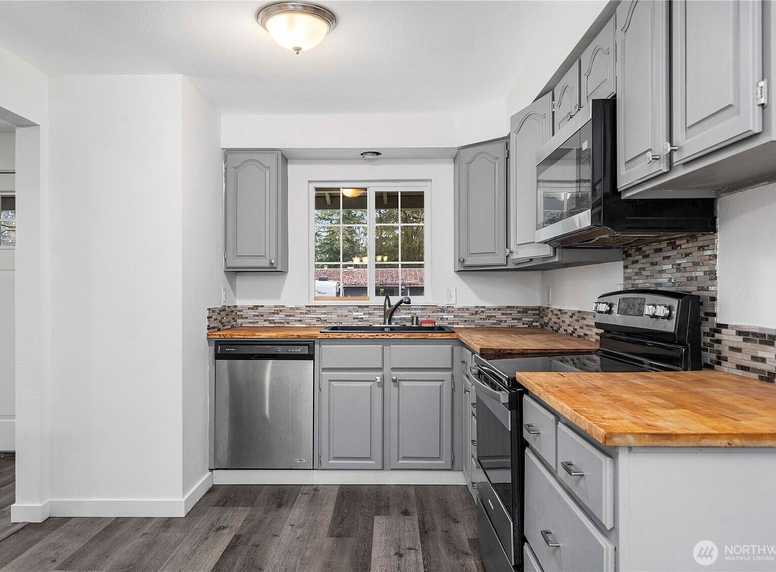 18420 Albany St SW Rochester, WA 98579 | Single Family