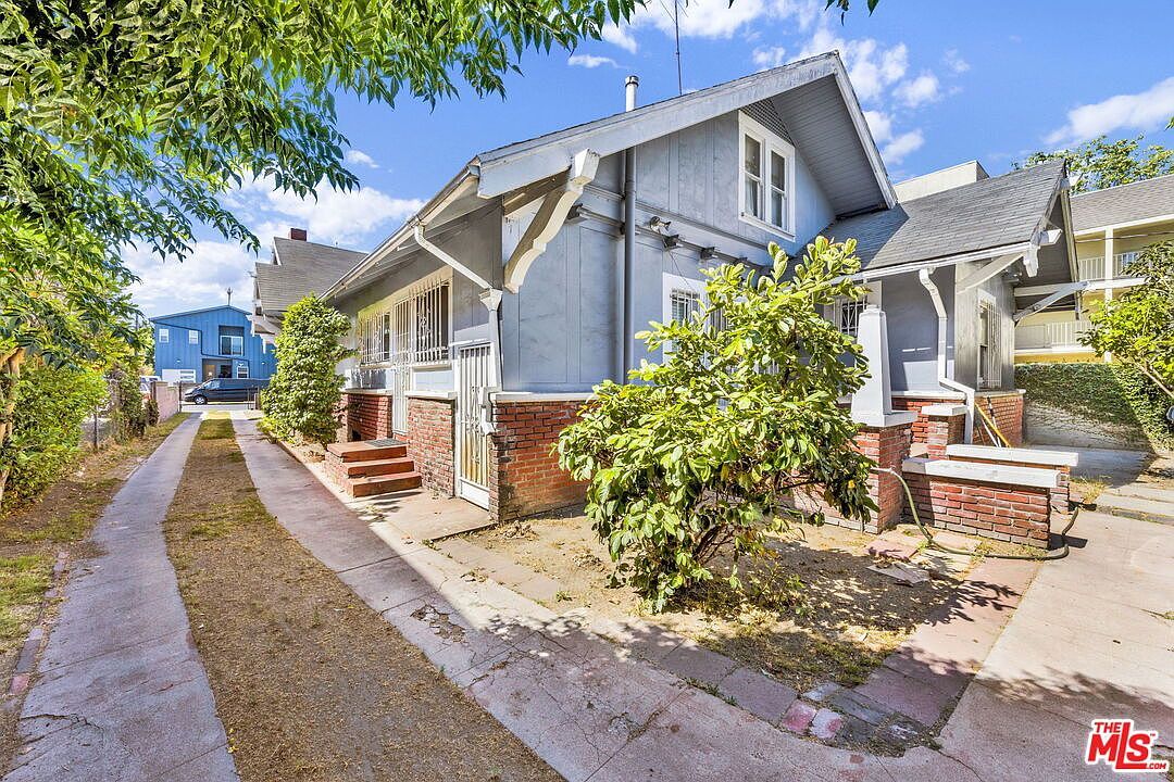 1215 W 39th Pl Los Angeles, CA 90037 | Single Family