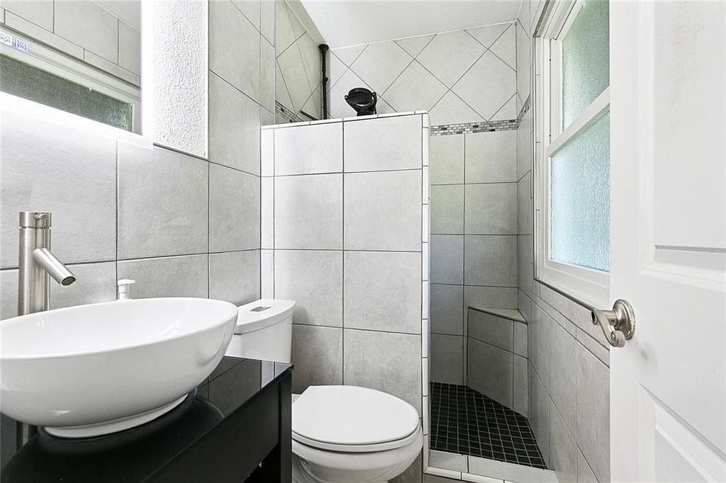 2 Bradley Pl Kenner, LA 70065  | Single Family