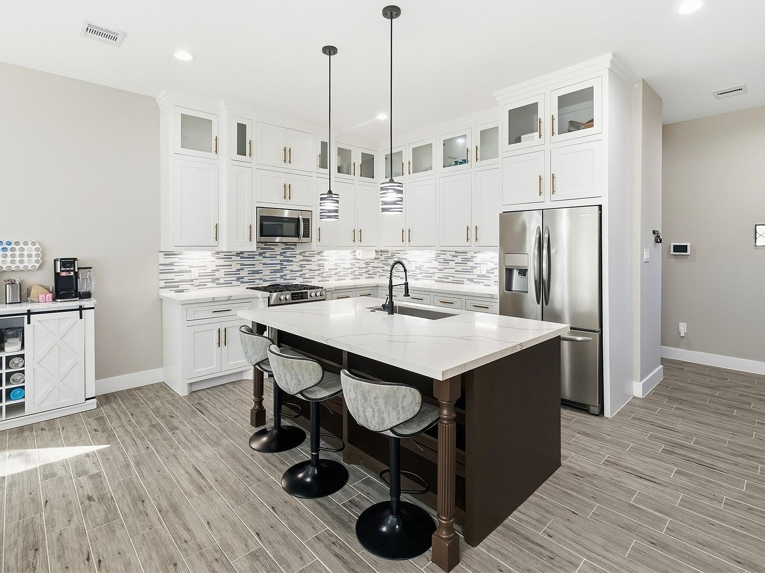 294 Apple Valley Dr Panorama Village, TX 77304  | Single Family