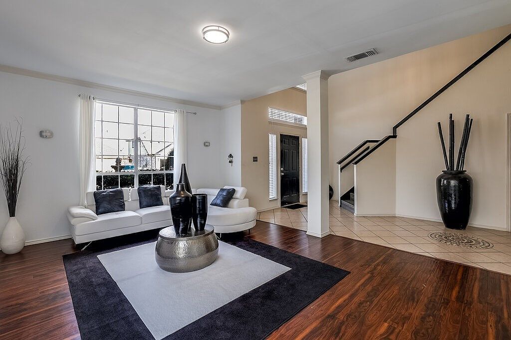 706 Gentry Dr Arlington, TX 76018  | Single Family