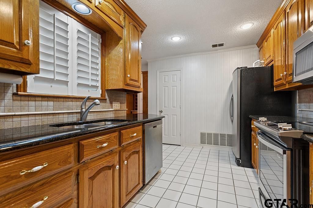 5802 Briar Creek Dr Tyler, TX 75703  | Single Family