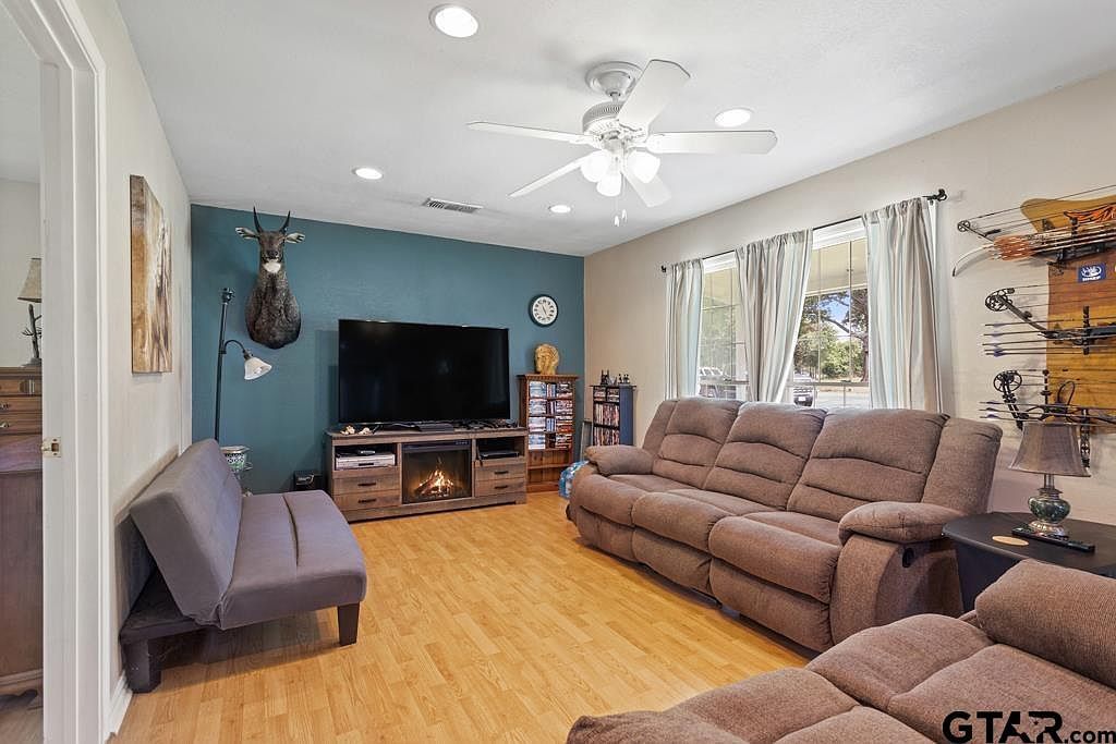 21310 Scenic Cir Chandler, TX 75758  | Single Family